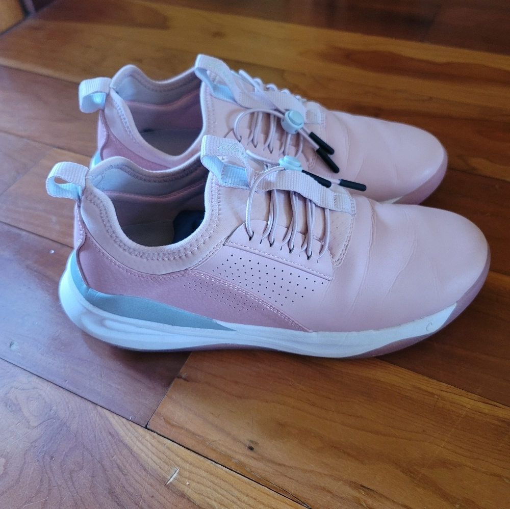 Clove sneakers